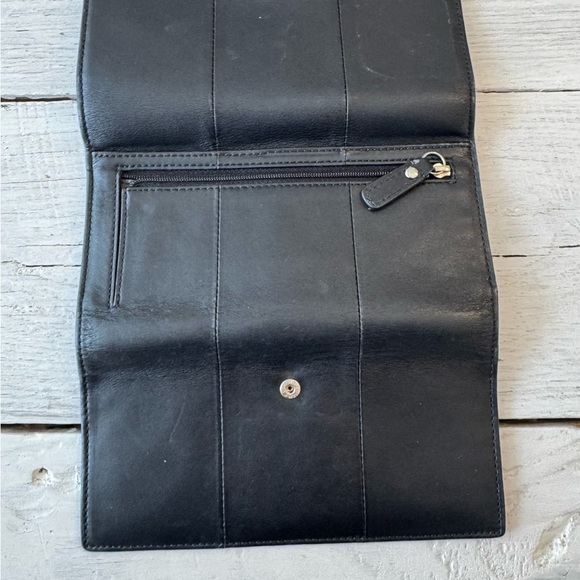 Coach Kristin Envelope Trifold Wallet Black Leather Silver Closure Pink Interior - Picture 14 of 14